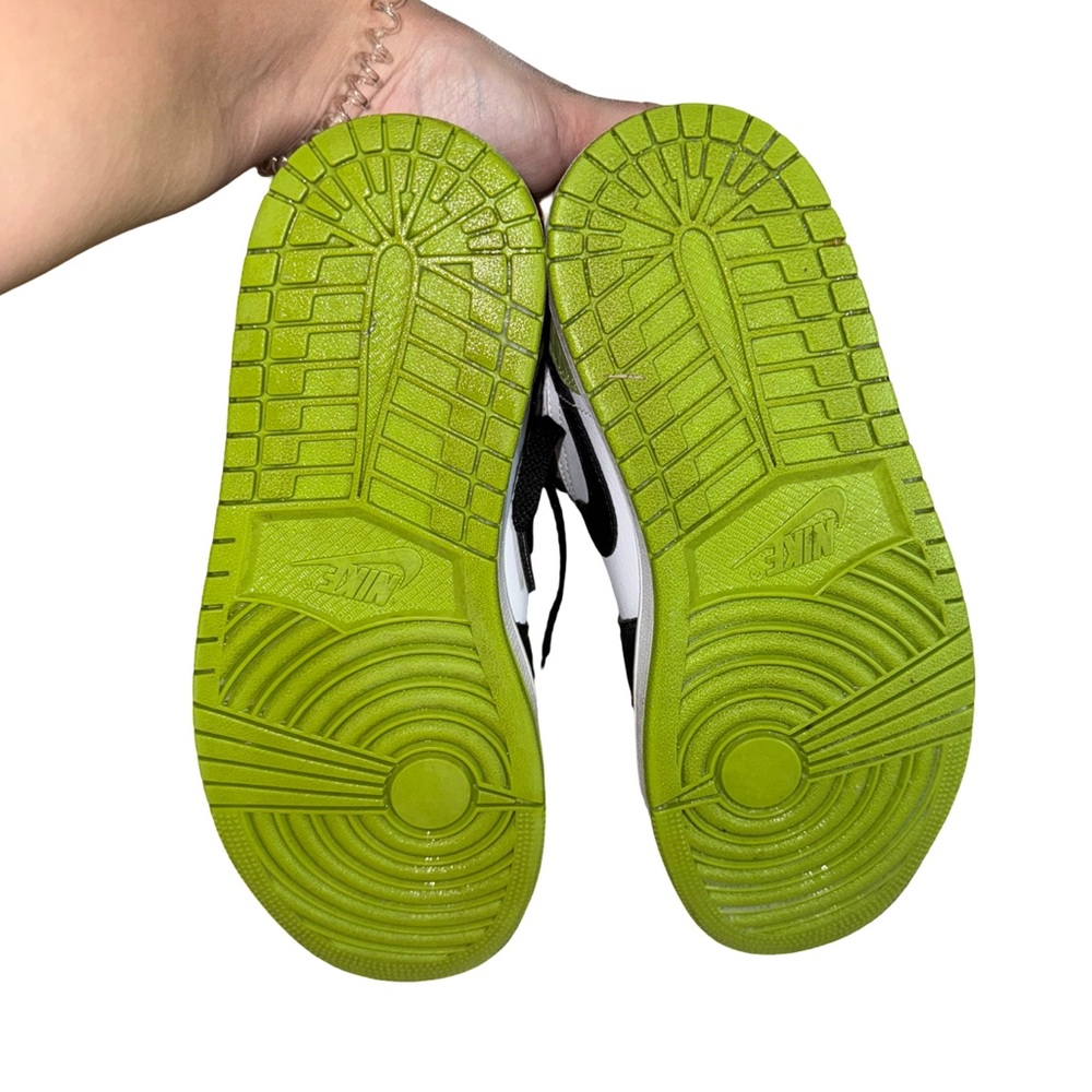 NIKE AIR JORDAN 1 LOW VIVID GREEN SNAKESKIN - Picture 4 of 6